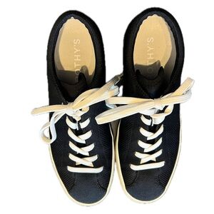 NWOT Rothy’s Lace-Up Sneaker